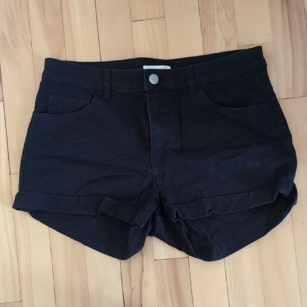 H&M Black Jean Shorts Women's Size 6